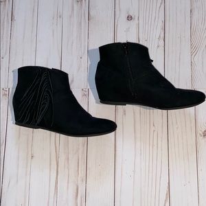 Black fringe booties